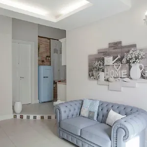 https://enry-white-house.in-sardinia.net