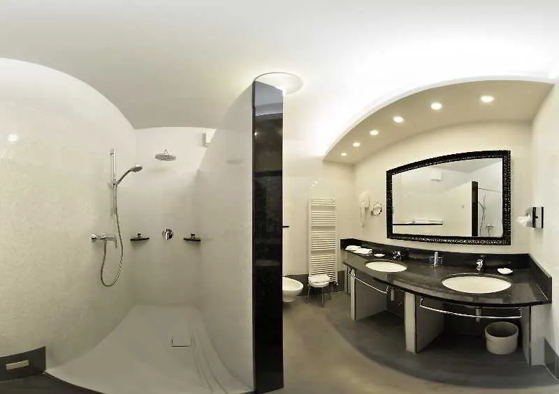 ****  Just Hotel Milano İtalya